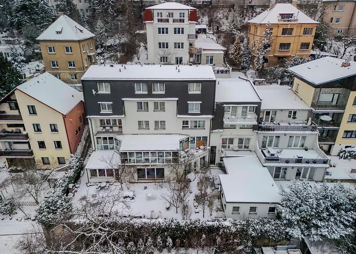 White House 3* Прага