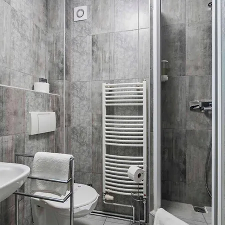 White House 3* Prag
